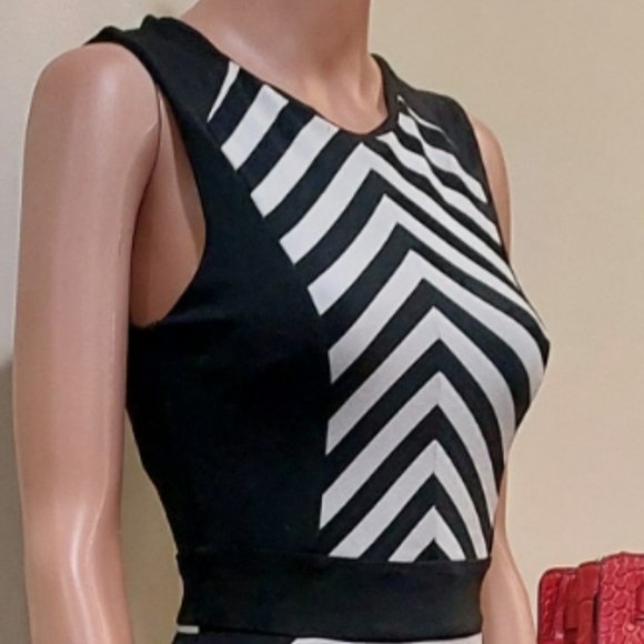 ๐ฅCHIC & SEXY๐ฅ Striped Bodycon Mini Cocktail Dress in Black & White - Picture 12 of 16
